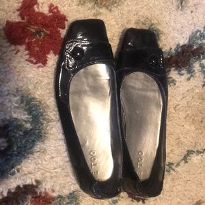 Me Too black flats Size 9 1/2